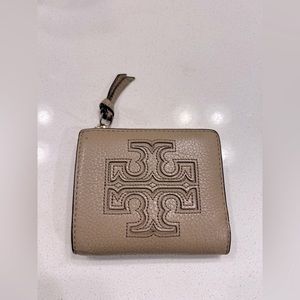 Tory Burch !!!! Pre-loved